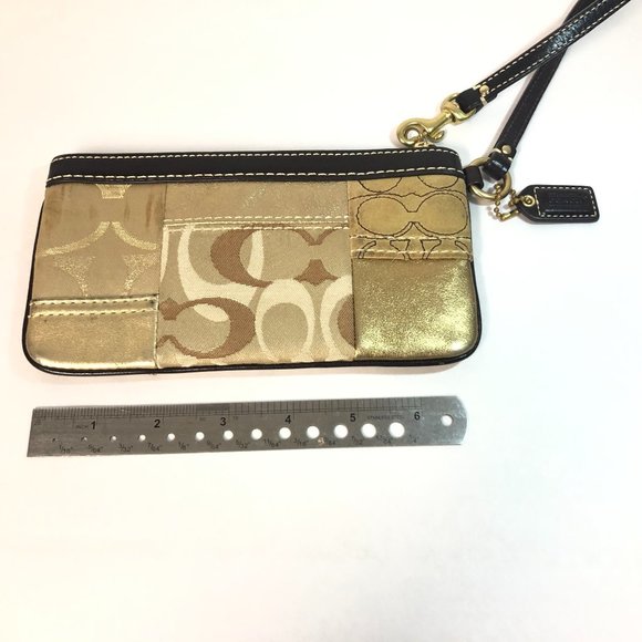 Coach wristlet, patchwork of coach pattern and gold - Picture 3 of 4